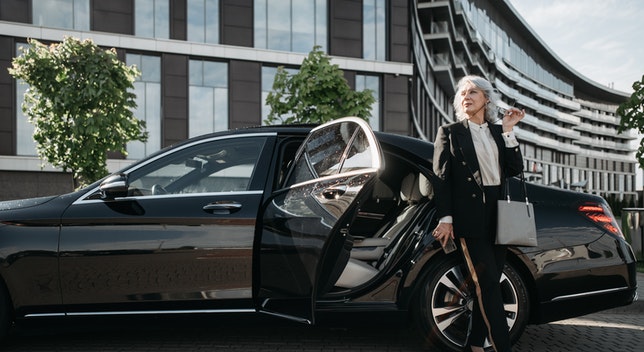 How VIP Miami Limos Deliver Safe and Reliable Luxury Transportation