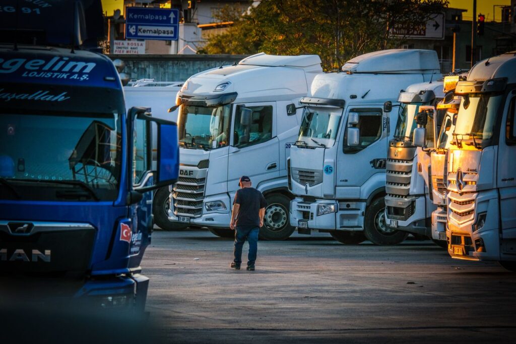 11 Practical Ways Trucking Companies Are Working to Lower Operational Costs in 2026
